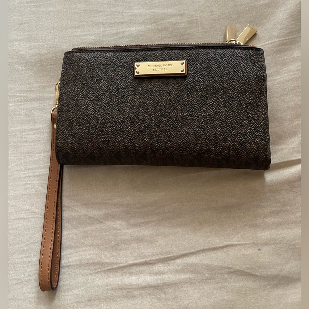 Michael Kors leather wallet/wristlet
